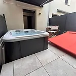 Petit Et Son Abrite Apartment *