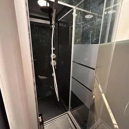 Petit Et Son Abrite Nancy