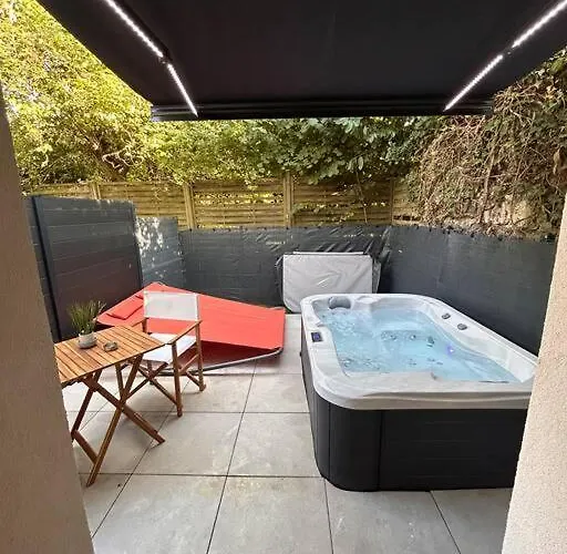 Petit Et Son Abrite 公寓