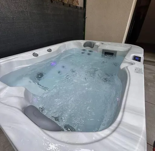 Апартаменты Petit Et Son Abrite *